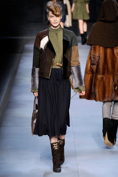 Look 24
